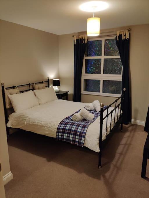 Next To The Palace And Royal Mile With Parking إدنبرة المظهر الخارجي الصورة